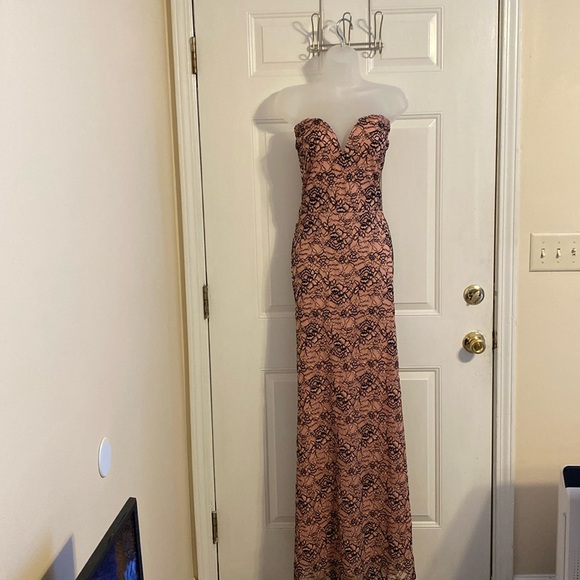 NWT Beautiful Maxi Strapless Pink Gown With Black Lace Overlay - Picture 2 of 6